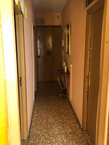 Snug double bed in a 4-bedroom flat in Malasaña - Gallery - 12