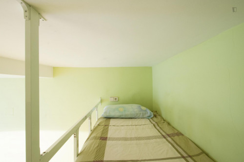 Single bedroom in 5-bedroom flat in Chueca