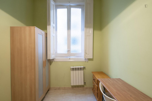 Single bedroom in 5-bedroom flat in Chueca