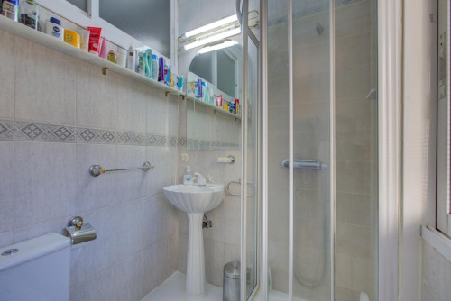 Nice room with 2 beds near Atocha - Gallery - 9