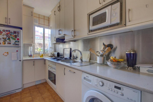 Nice room with 2 beds near Atocha - Gallery - 7