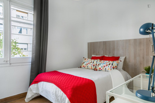 Appealing double bedroom in El Camp de l'Arpa del Clot