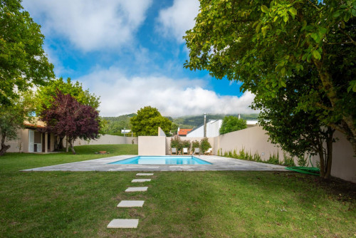 Amazing 3-bedroom House with Garden and Swimming pool in Afife