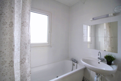 Duplex with 4 bedrooms in the center of Levallois-Perret