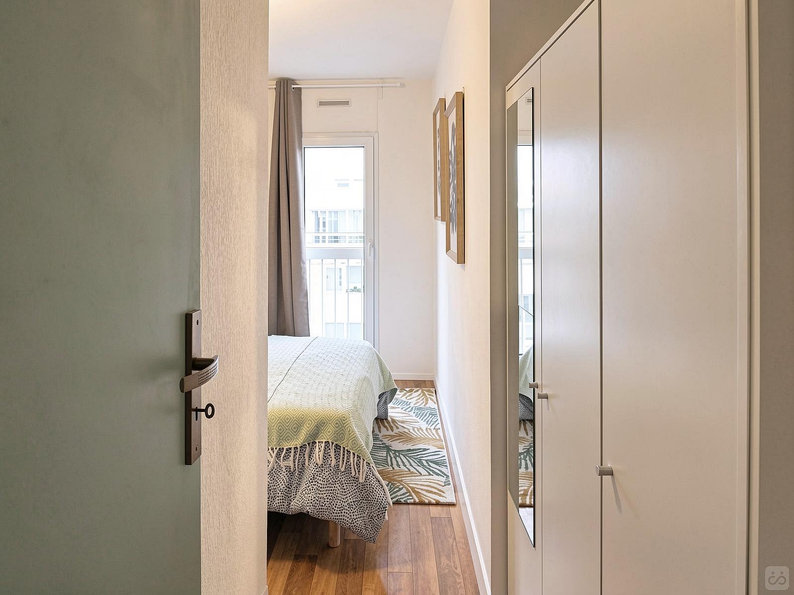 Nice And Welcoming Room - 10m² - LV12 - Duplex with 4 bedrooms in the center of Levallois-Perret Home - Gallery - 3