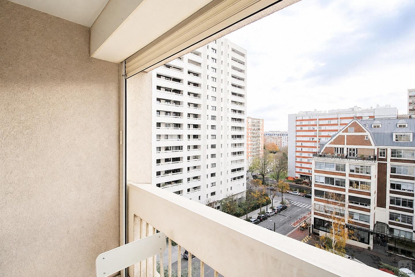 Large Bright Room - 16m² - LV6 - 5