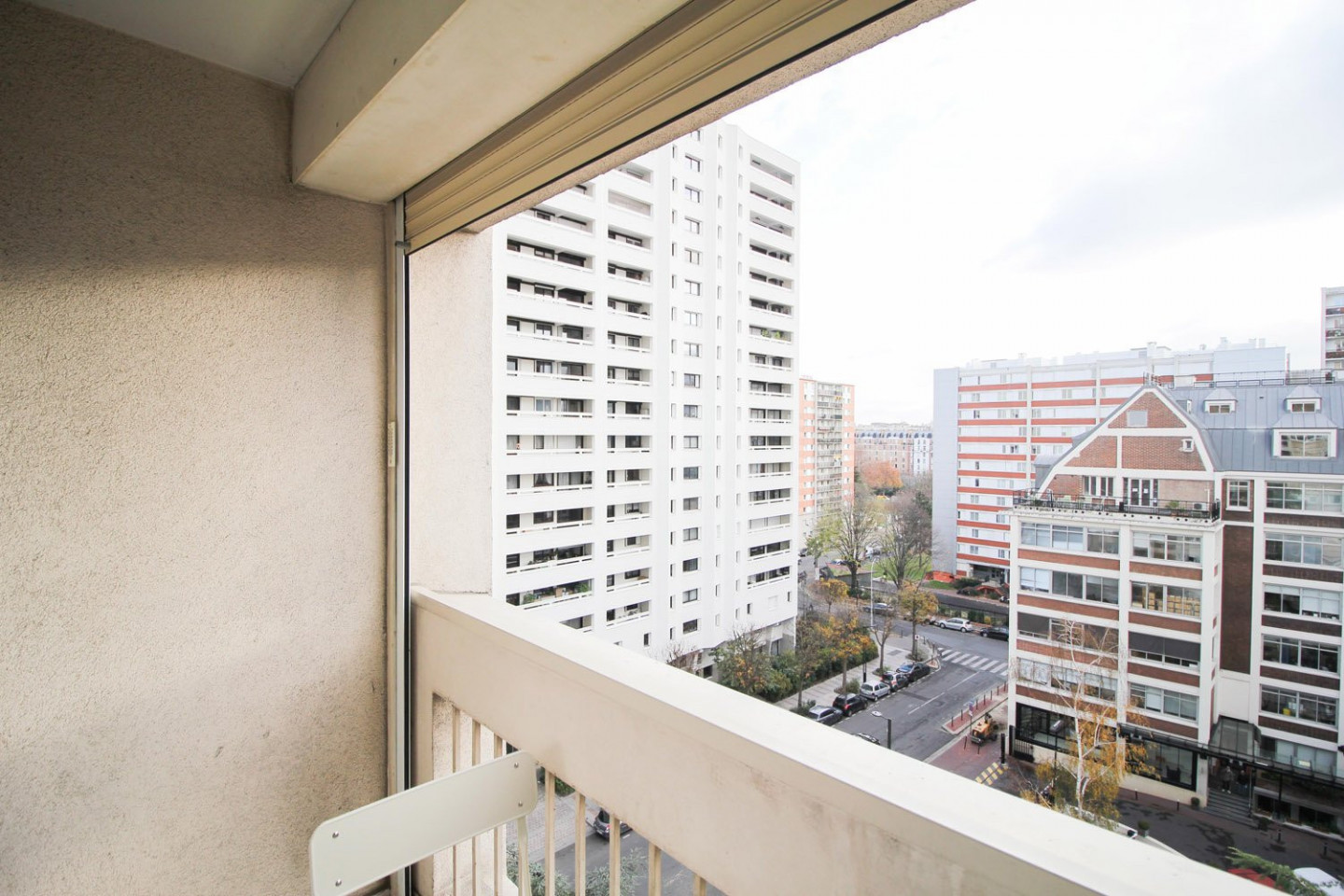  Large Bright Room - 16m² - LV6  -  Superb apartment in the center of Levallois-Perret  - Gallery -  6