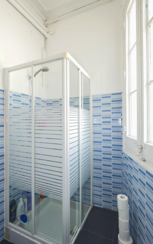 Single in single bedroom, with balcony, in 9-bedroom apartment