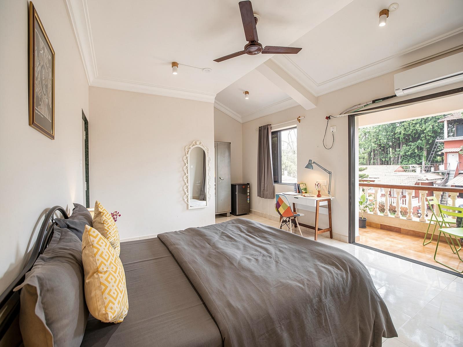 Deluxe Queen Bed With Balcony - 3