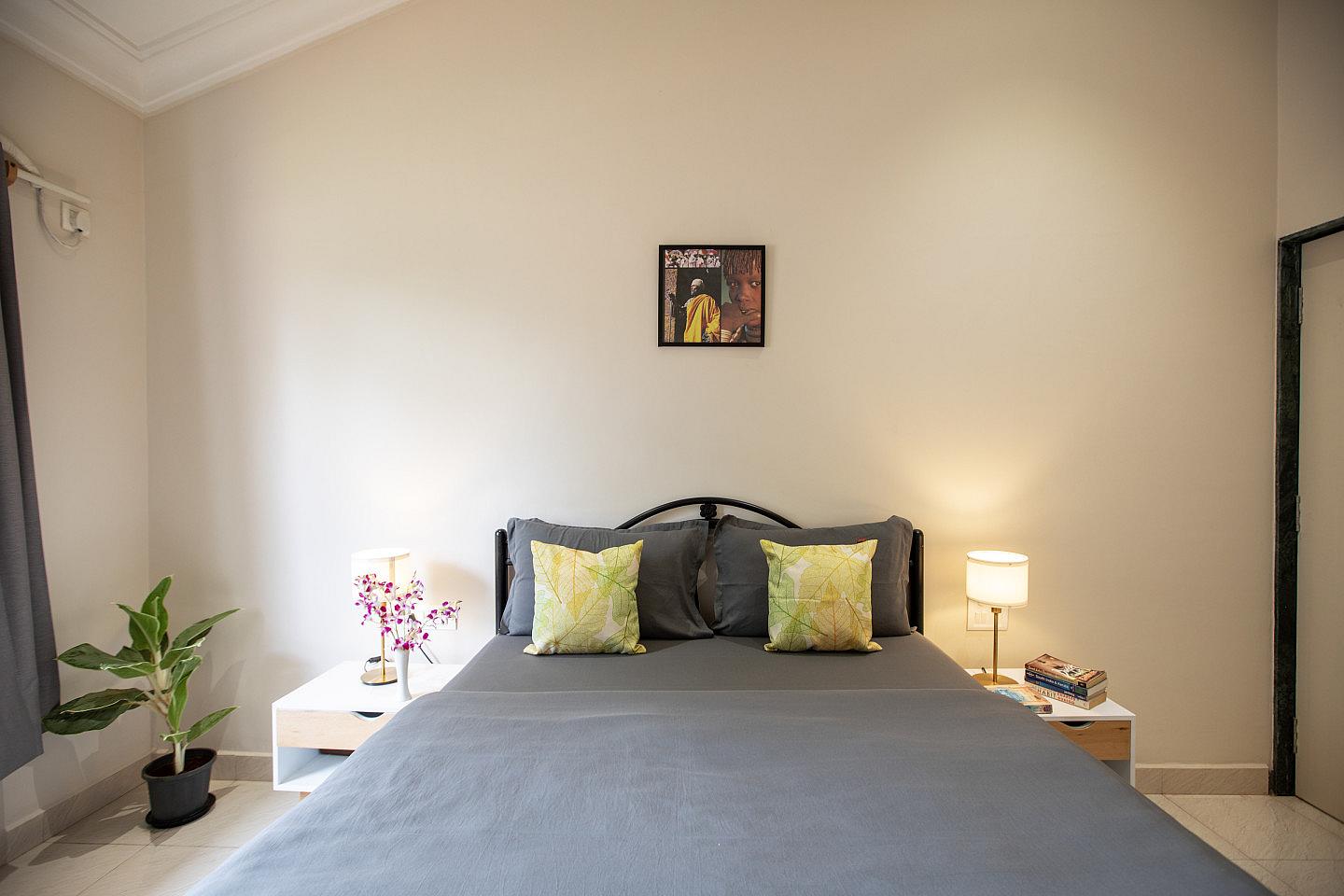  Queen Size Room  -  Stunning Vibrant House w/ Workspaces + Garden Residence  - Gallery -  41