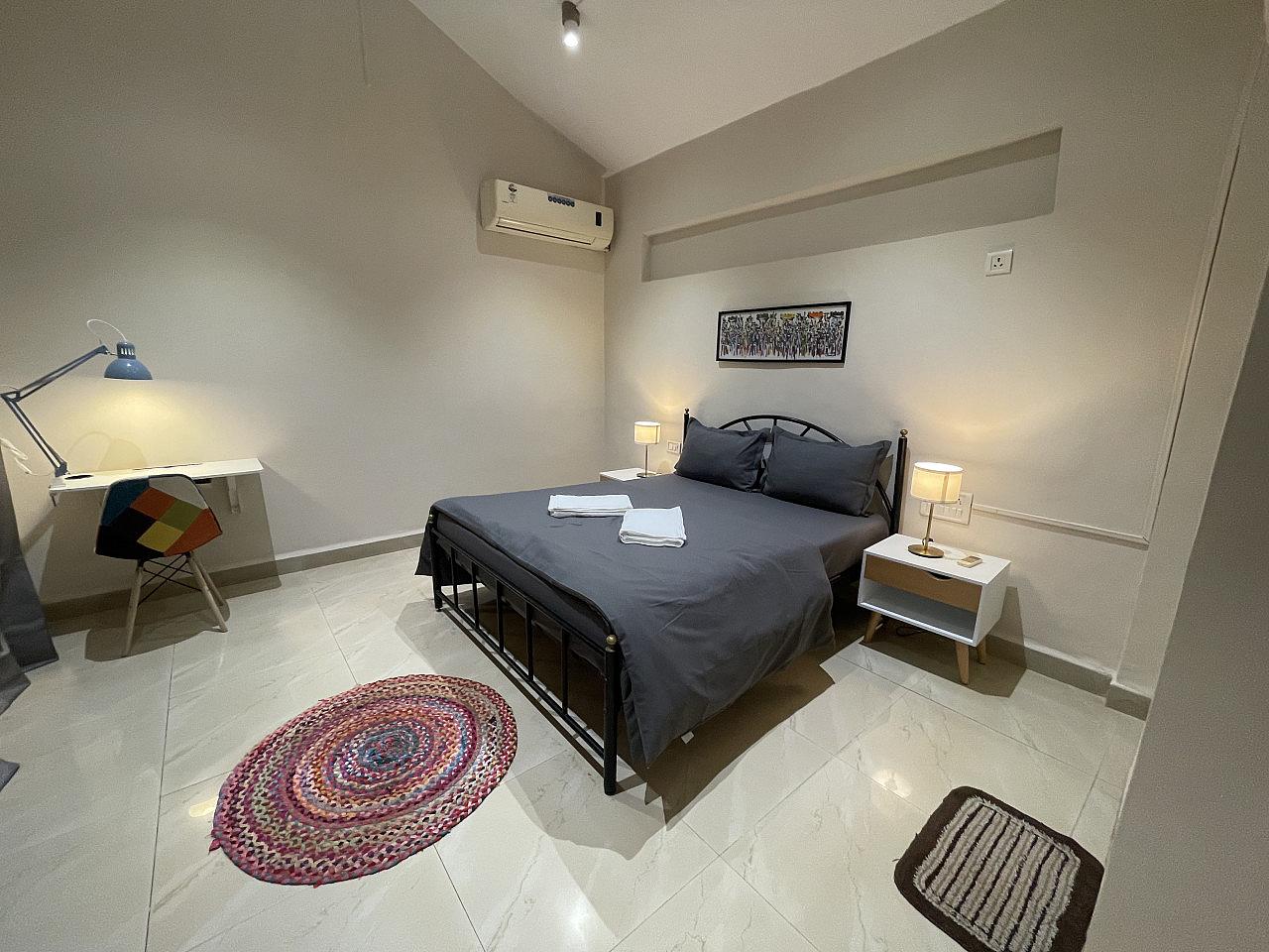  Deluxe Queen Bed With Balcony  -  Stunning Vibrant House w/ Workspaces + Garden Residence  - Gallery -  20