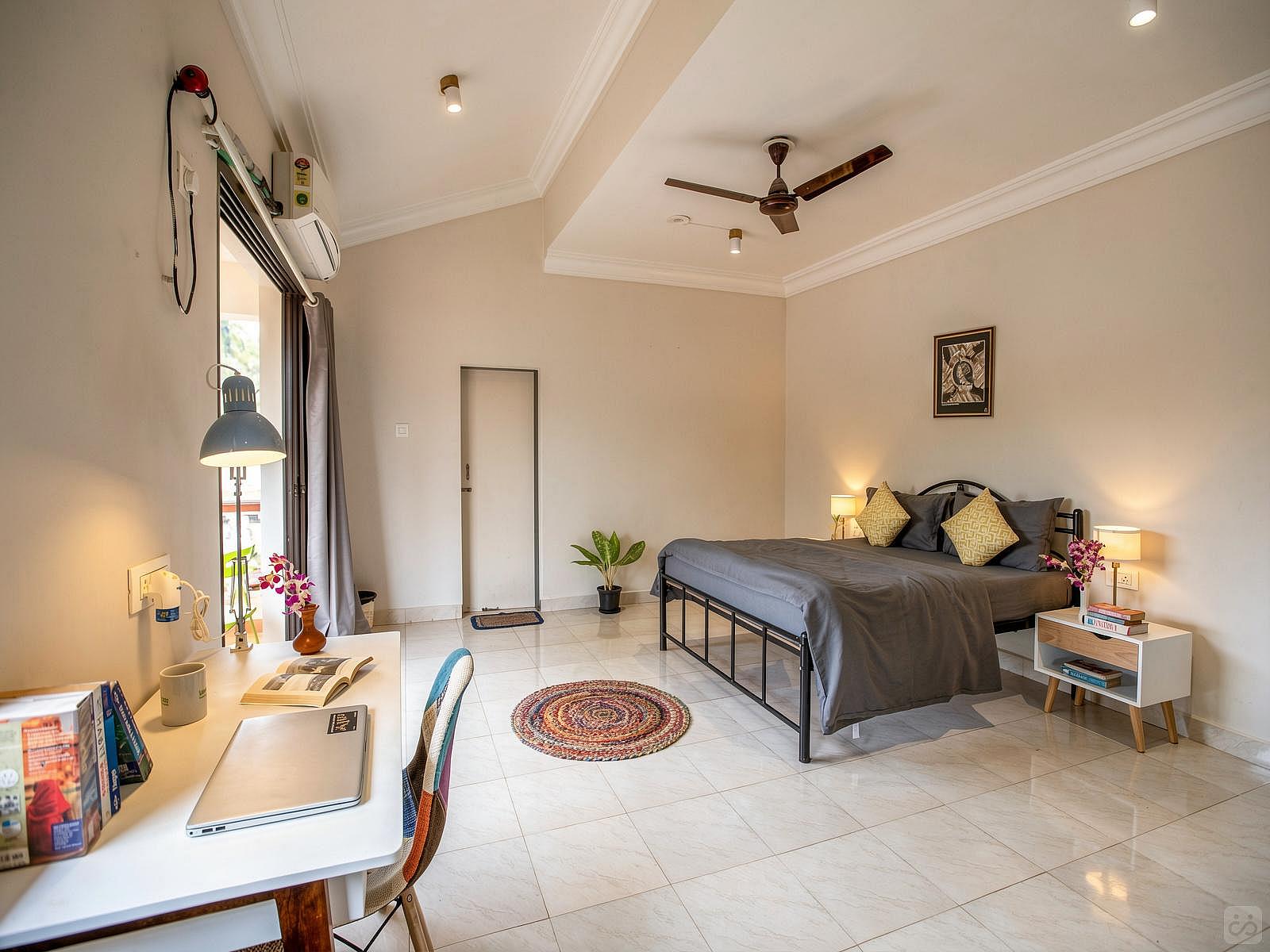  Deluxe Queen Bed With Balcony  -  Stunning Vibrant House w/ Workspaces + Garden Residence  - Gallery -  8