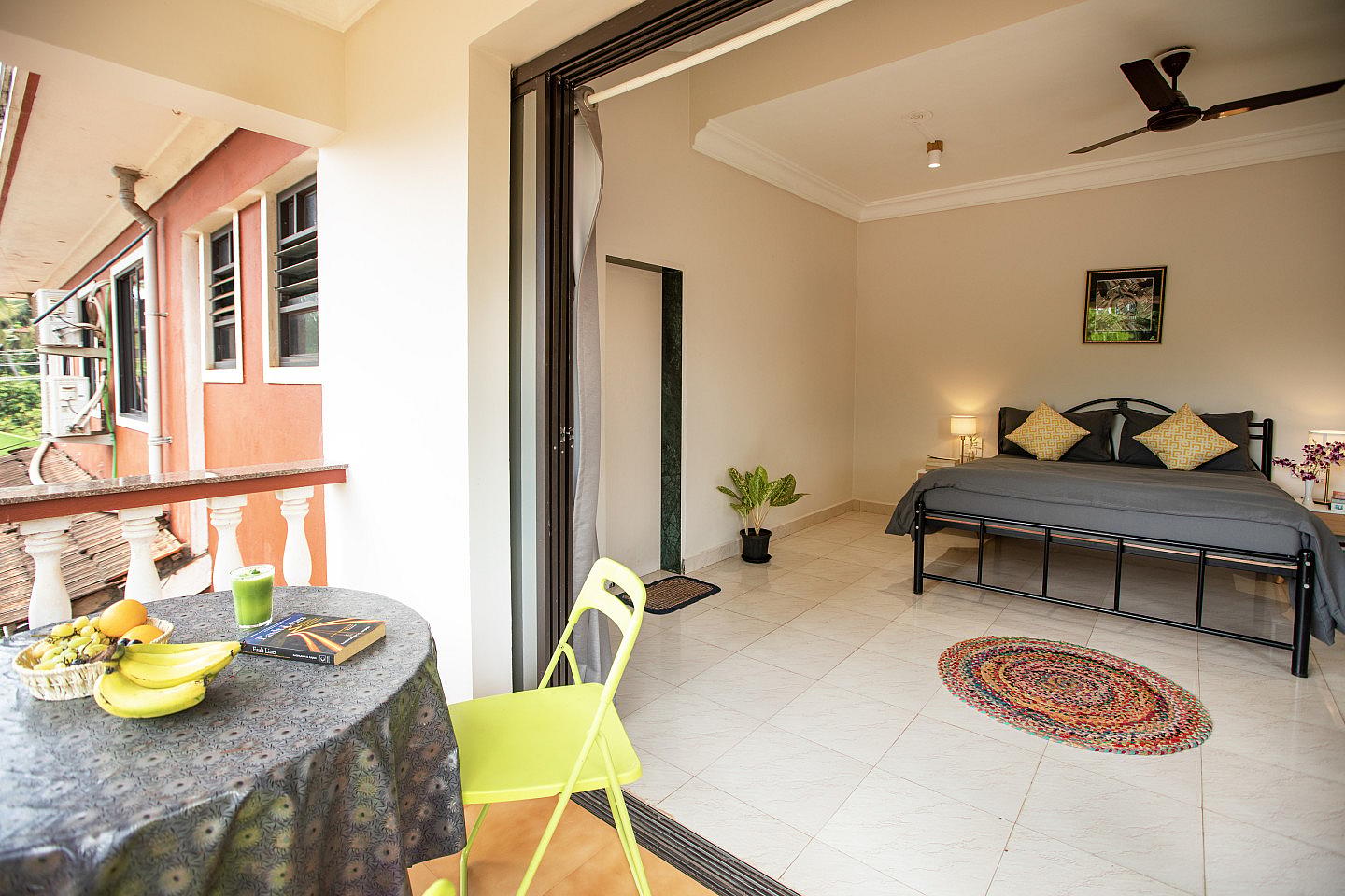  Deluxe Queen Bed With Balcony  -  Stunning Vibrant House w/ Workspaces + Garden Residence  - Gallery -  19