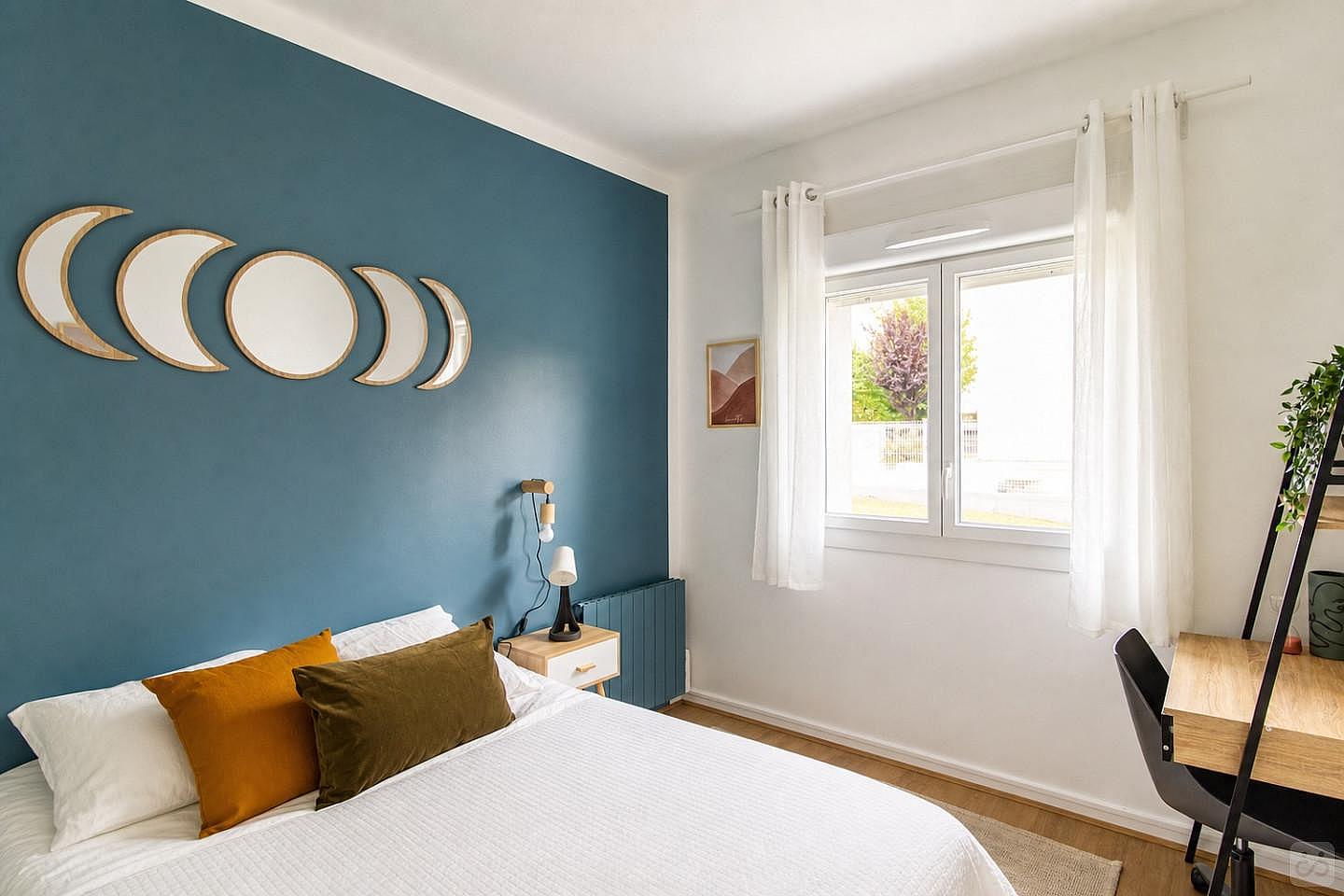 Nicely Decorated 11m² Bedroom - 4