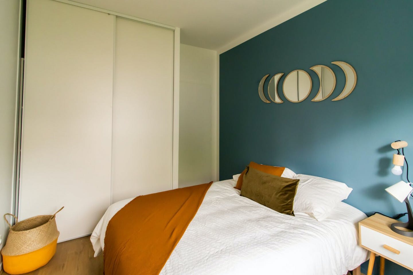 Nicely Decorated 11m² Bedroom - 17