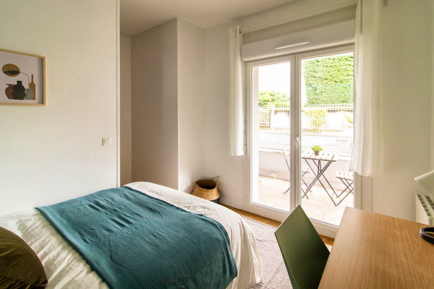 Big And Spacious 15m² Bedroom - 13