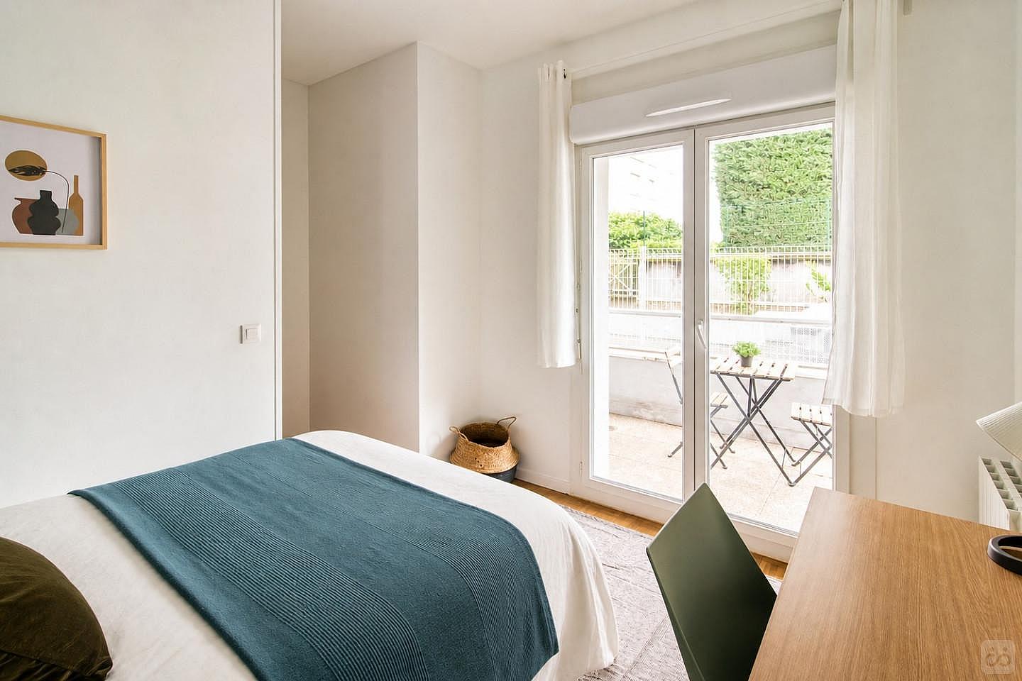 Big And Spacious 15m² Bedroom - 2