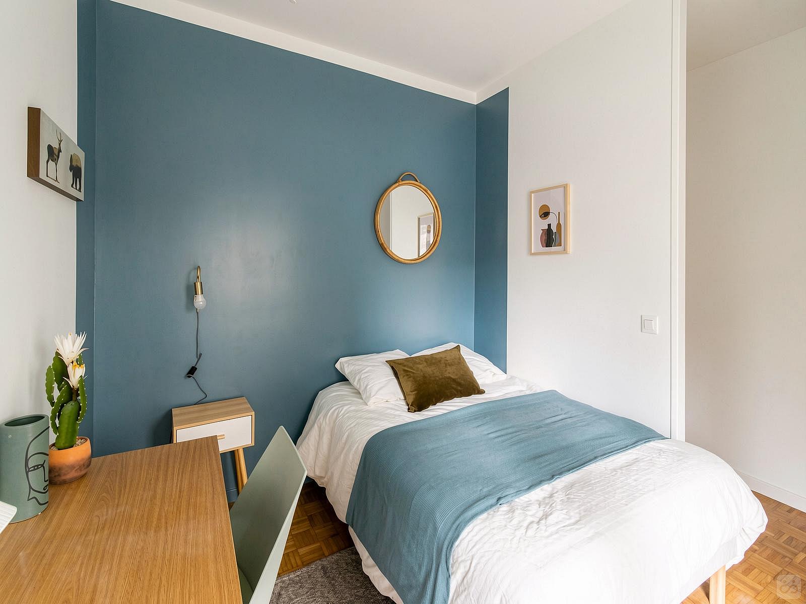 Big And Spacious 15m² Bedroom - 7