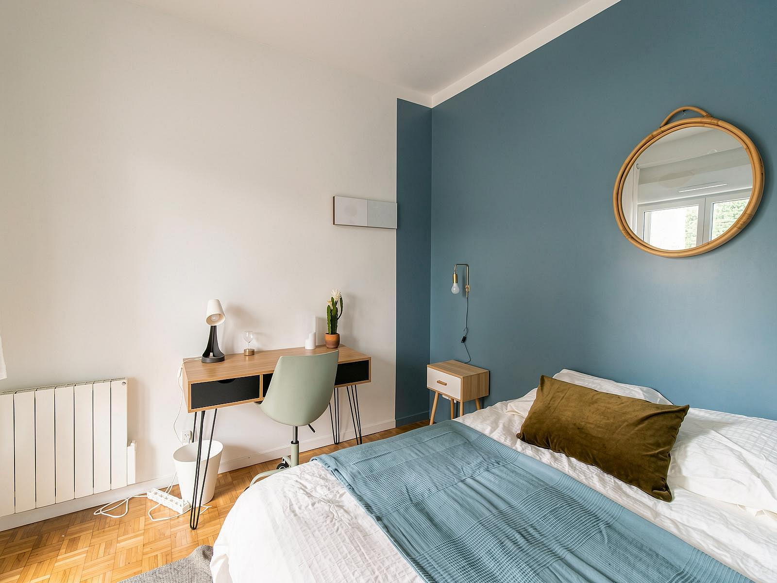 Big And Spacious 15m² Bedroom - 6