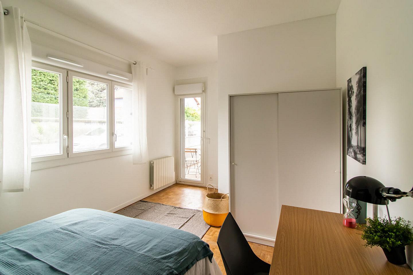 Nice And Spacious 13m² Bedroom -G001 - 10