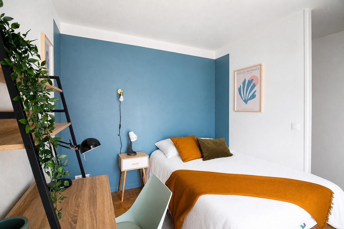 Spacious 15m² Bedroom To Rent - 21