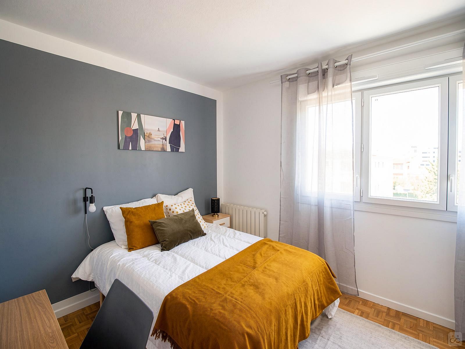 Lovely 13m² Bedroom To Rent - 23