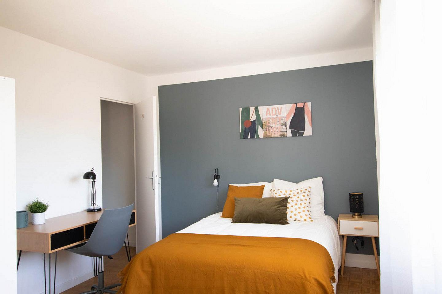 Lovely 13m² Bedroom To Rent - 17