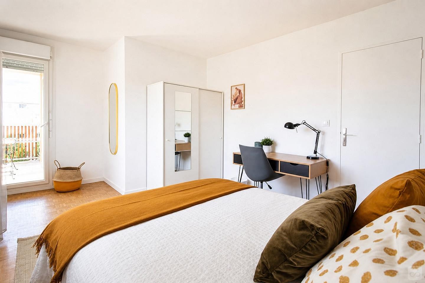 Lovely 13m² Bedroom To Rent - 32