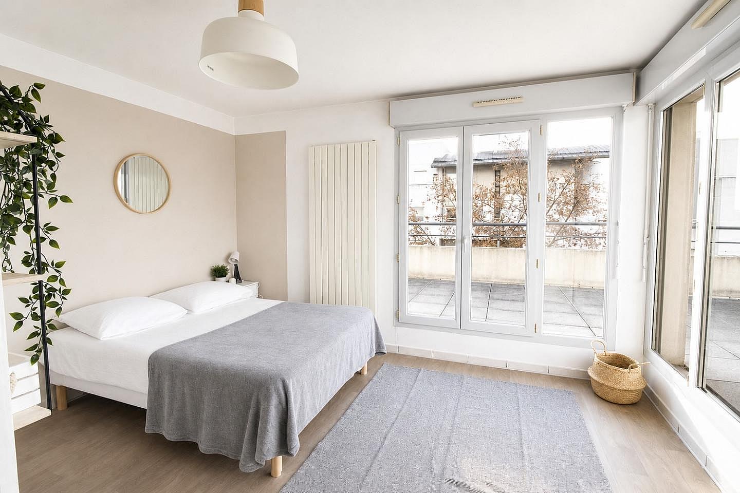 Spacious And Bright Room - LY016 - 3