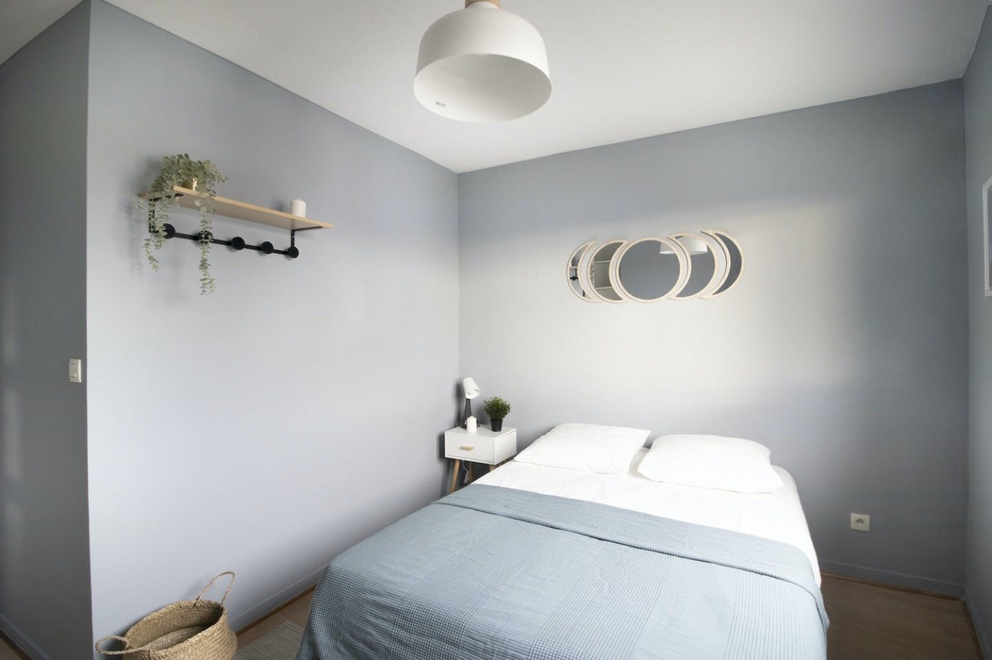  Quiet And Warm Room - LY019  -  Bright 6 bedroom apartment in the city center of Lyon  - Gallery -  1
