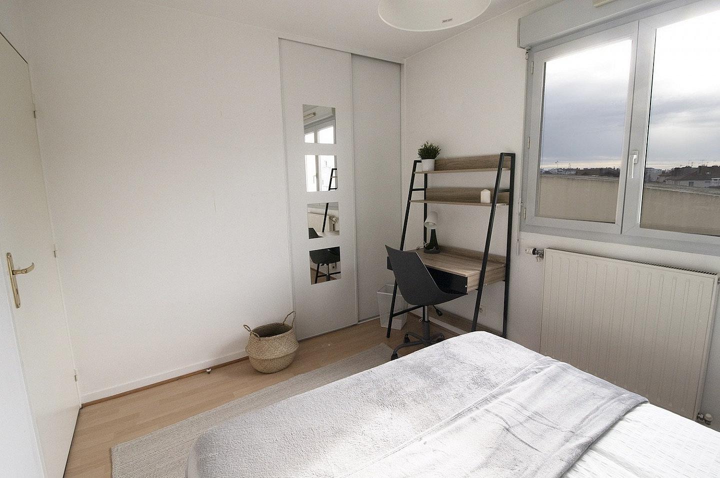  Beautiful And Warm Room - LY017  -  Bright 6 bedroom apartment in the city center of Lyon  - Gallery -  18