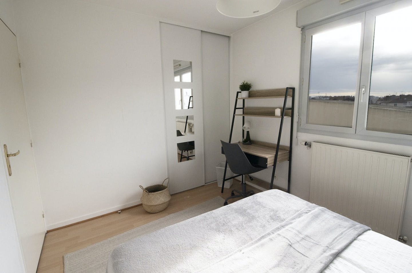  Beautiful And Warm Room - LY017  -  Bright 6 bedroom apartment in the city center of Lyon  - Gallery -  3