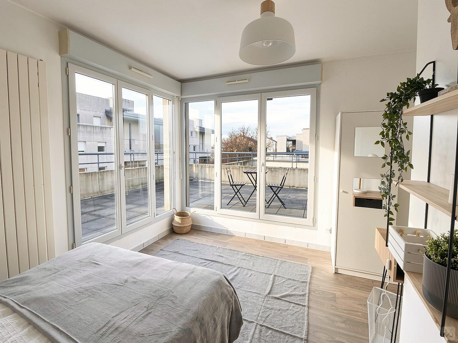  Spacious And Bright Room - LY016  -  Bright 6 bedroom apartment in the city center of Lyon  - Gallery -  21