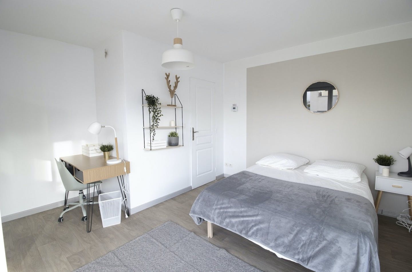  Spacious And Bright Room - LY016  -  Bright 6 bedroom apartment in the city center of Lyon  - Gallery -  2