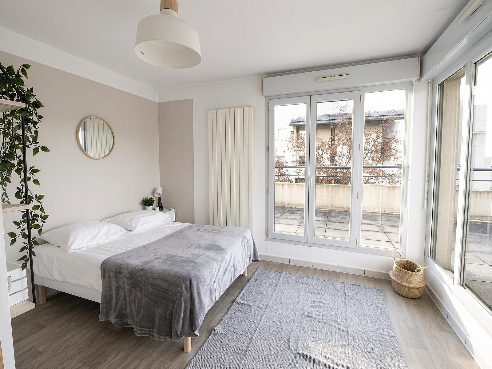  Spacious And Bright Room - LY016  -  Bright 6 bedroom apartment in the city center of Lyon  - Gallery -  19