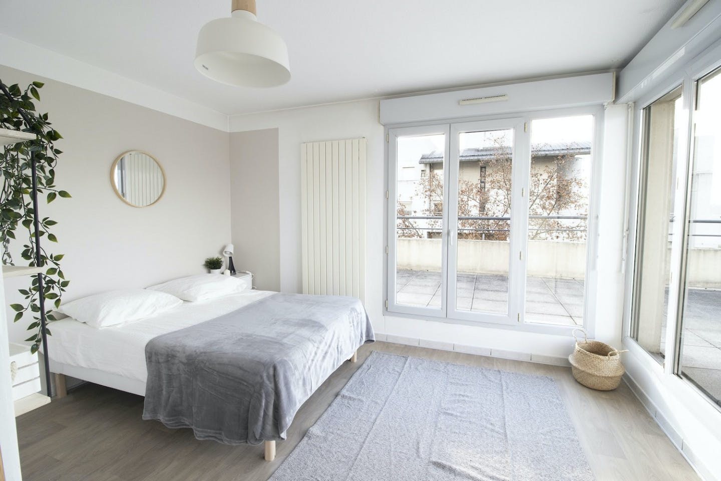  Spacious And Bright Room - LY016  -  Bright 6 bedroom apartment in the city center of Lyon  - Gallery -  1