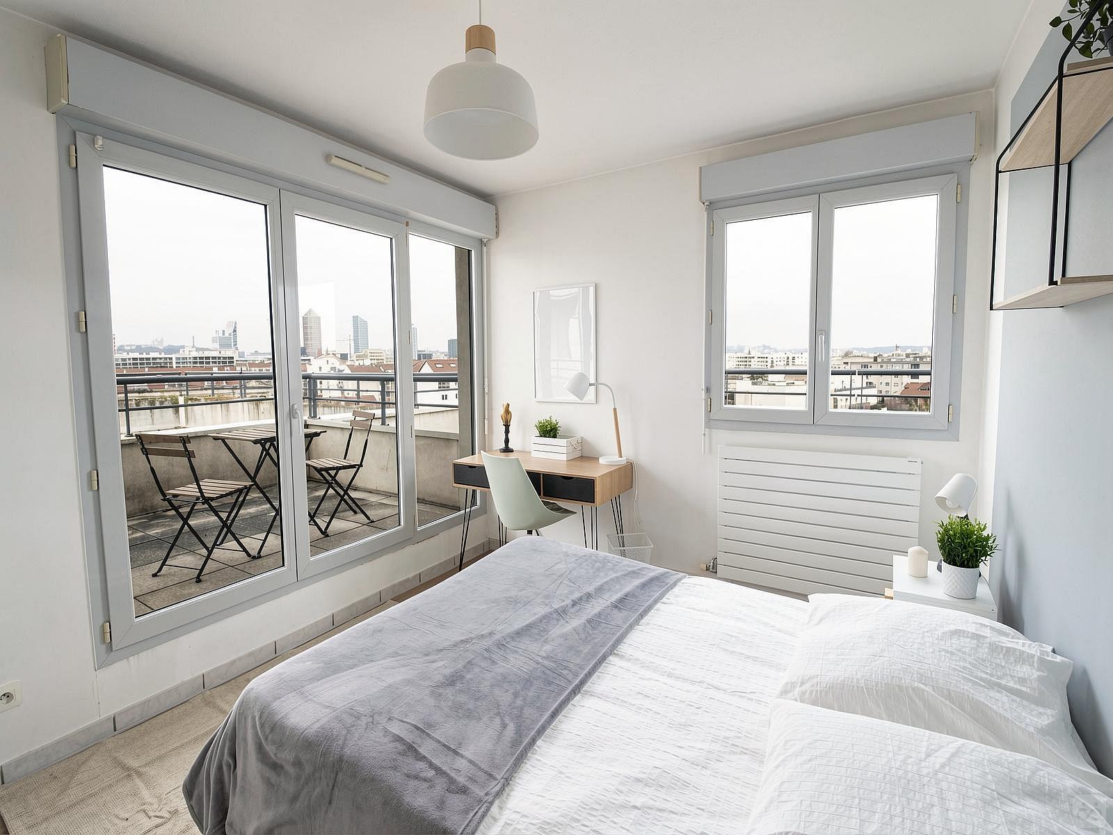  Room Of 11 M² Fully Furnished And Balcony - LY015  -  Bright 6 bedroom apartment in the city center of Lyon  - Gallery -  25