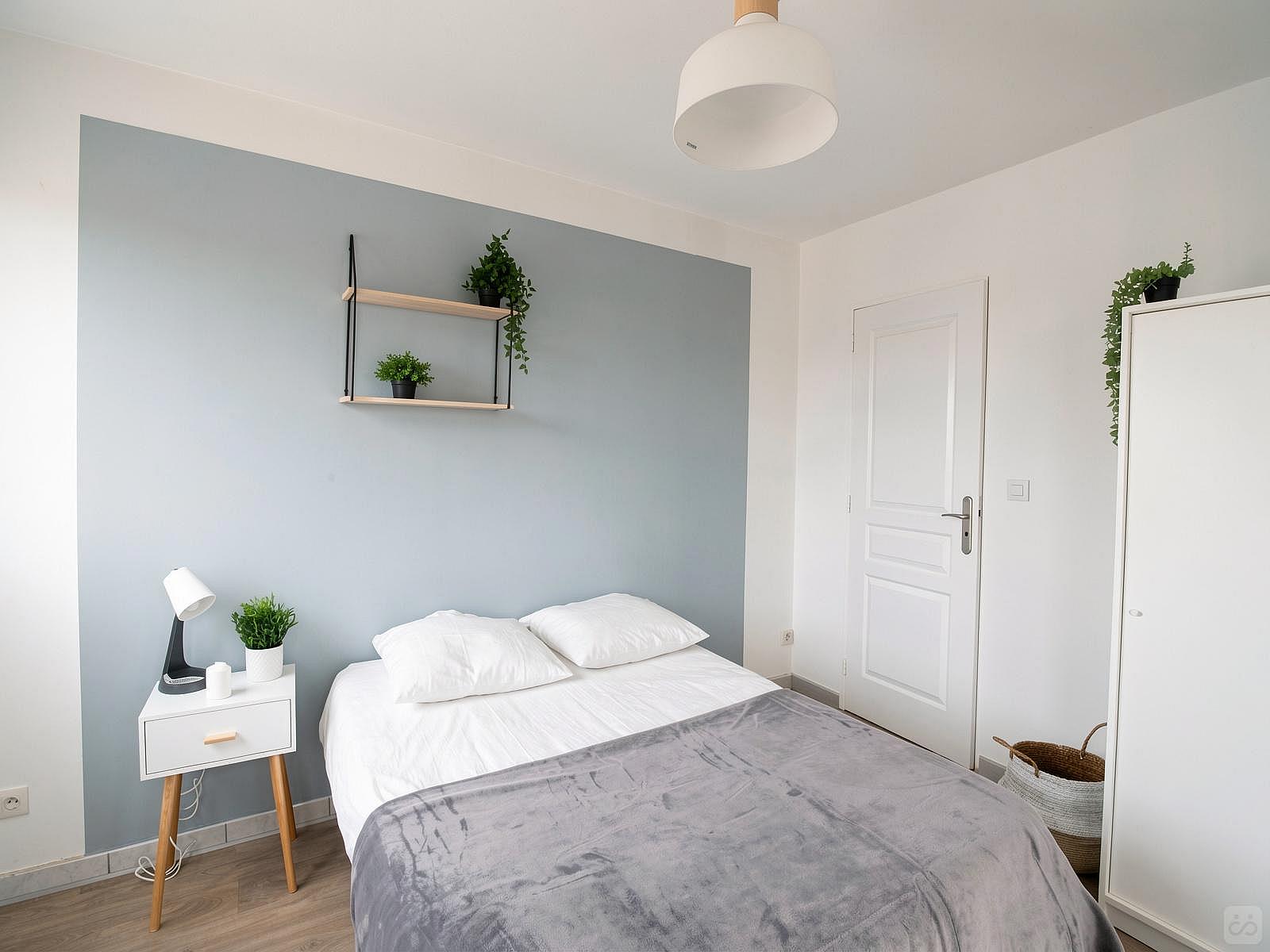  Room Of 11 M² Fully Furnished And Balcony - LY015  -  Bright 6 bedroom apartment in the city center of Lyon  - Gallery -  27