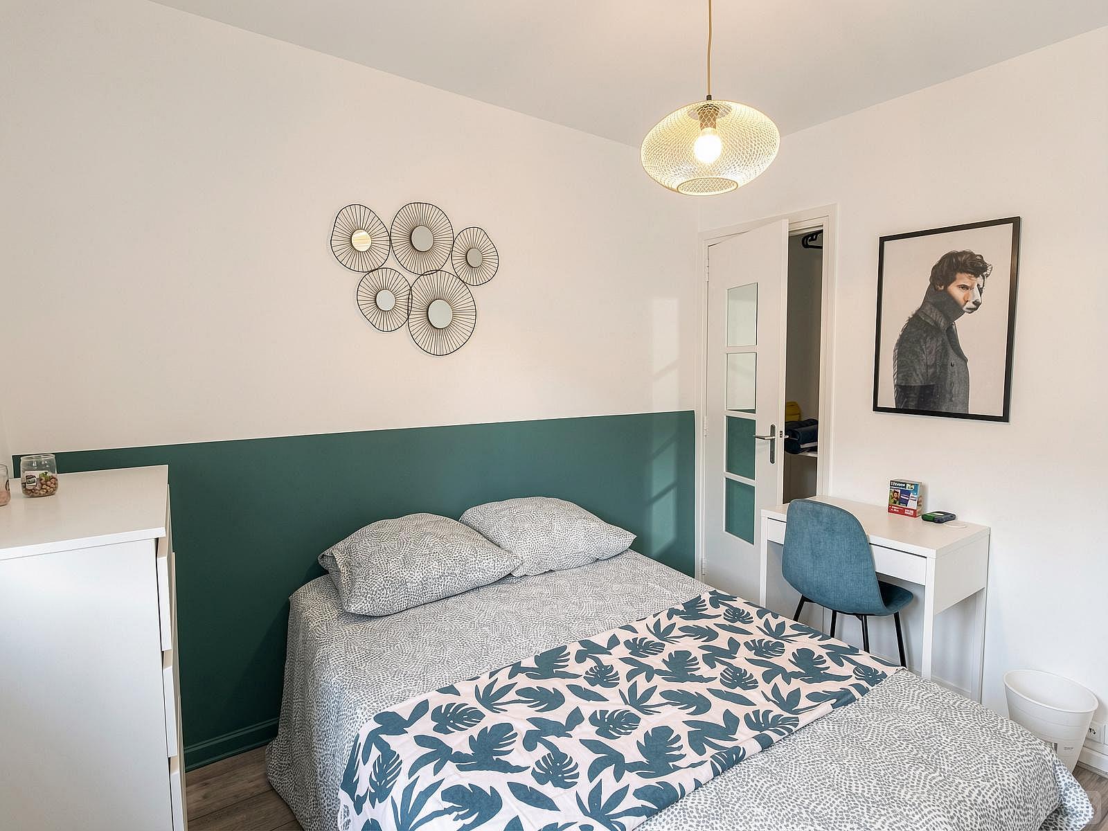 Pleasant Room With Dressing – 11m² - LY09 - Furnished apartment near the center of Lyon - Gallery - 3