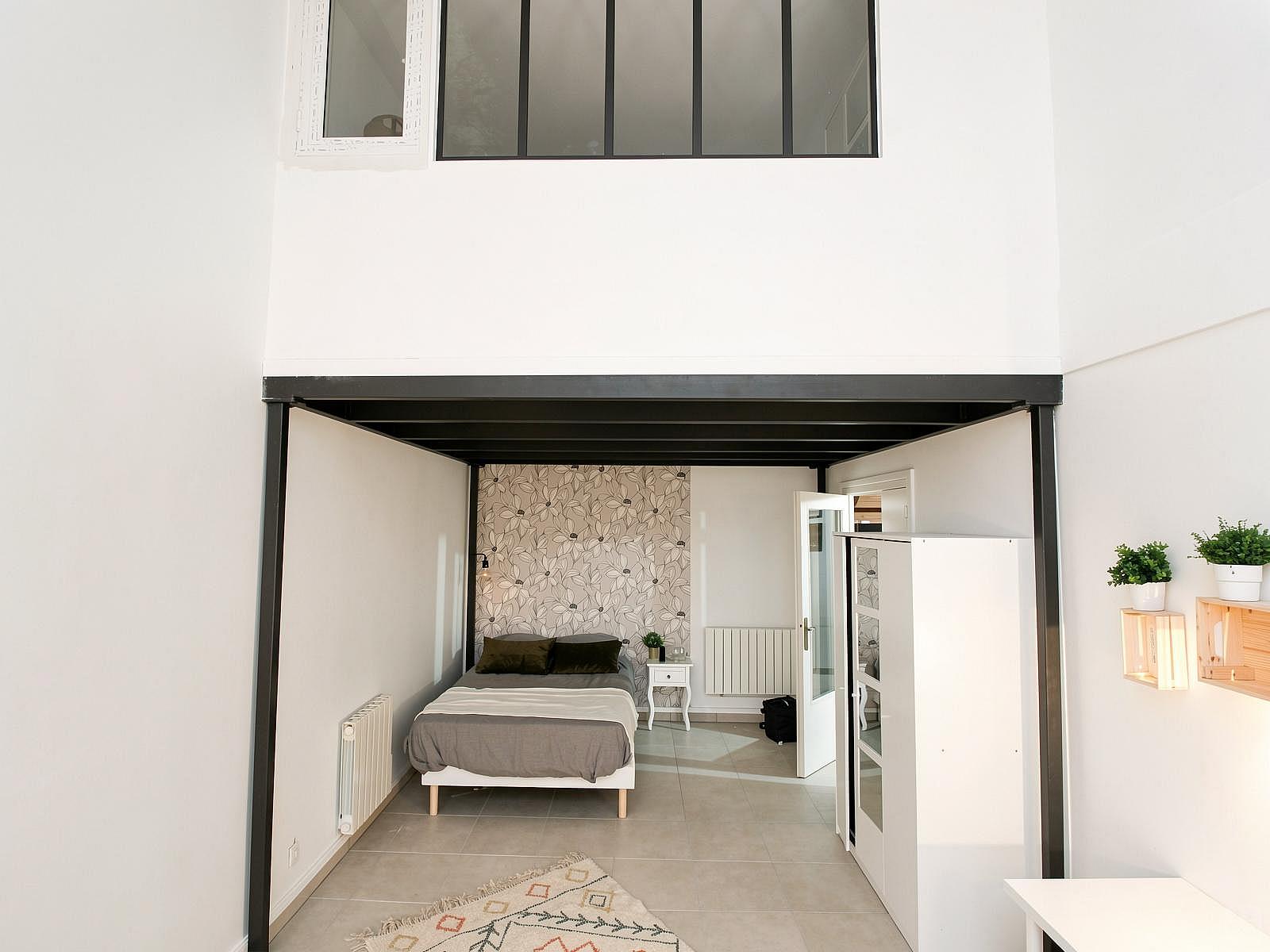  Large And Bright Bedroom - 21m² - LY01  -  Beautiful apartment located in the old Lyon  - Gallery -  1