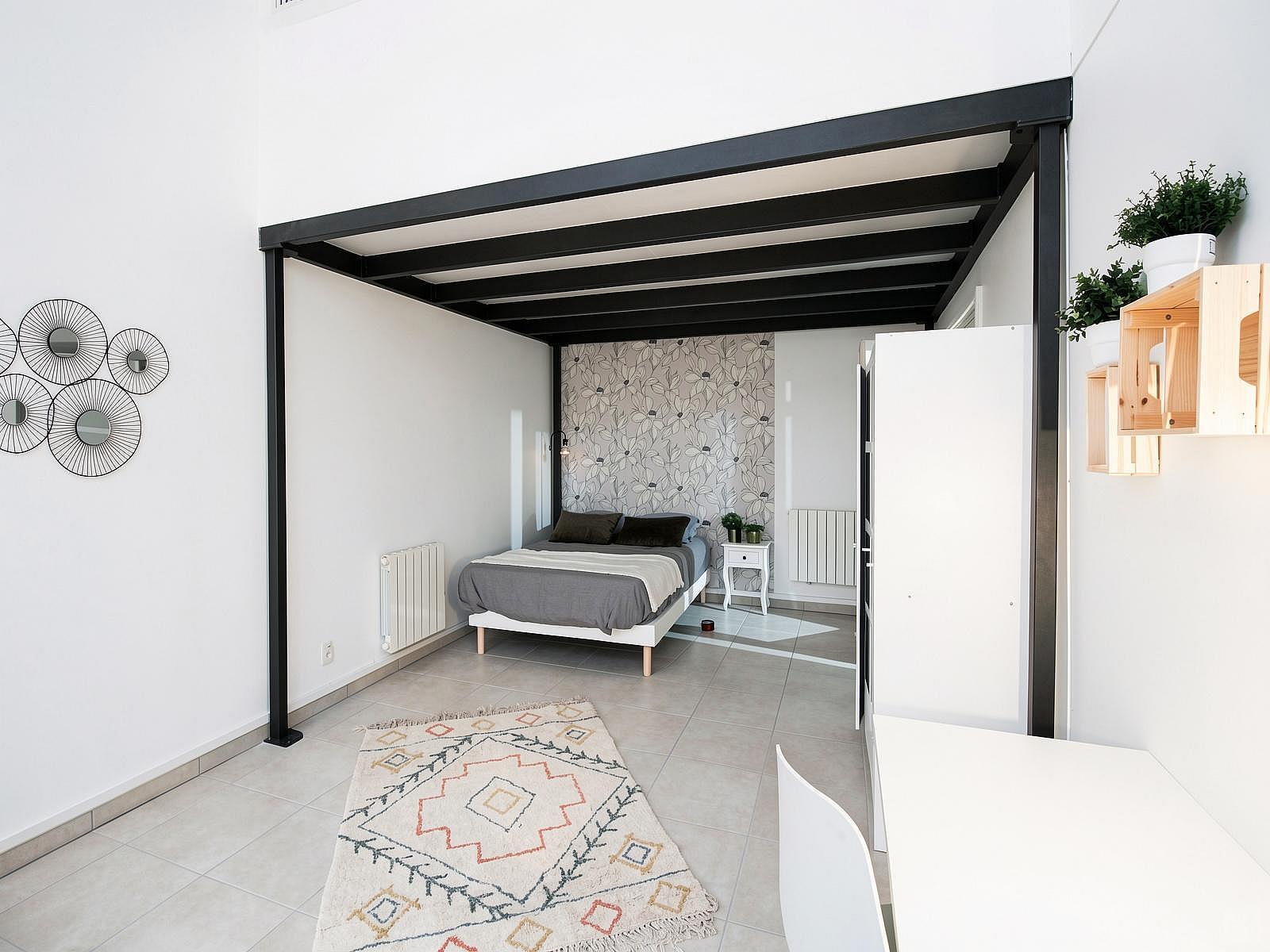  Large And Bright Bedroom - 21m² - LY01  -  Beautiful apartment located in the old Lyon  - Gallery -  2