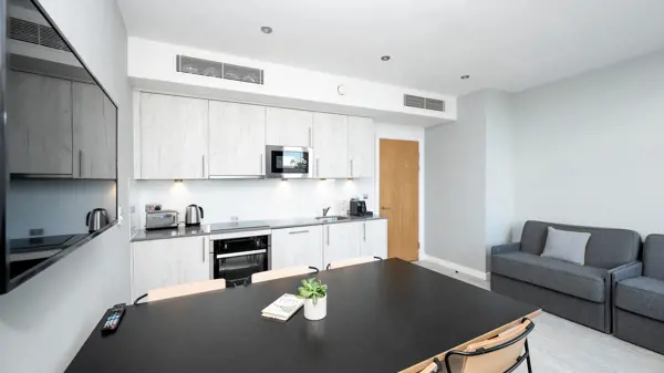 2 Bedroom Apartment - Waterfront - Gallery - 6