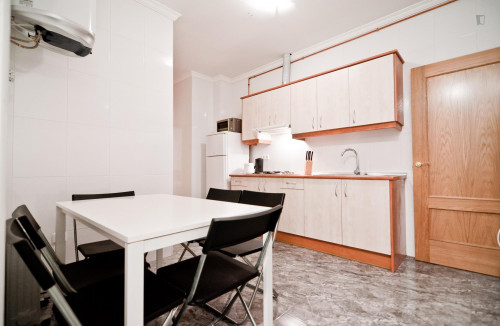 4-Bedroom apartment near Gran Vía metro station - Gallery - 11