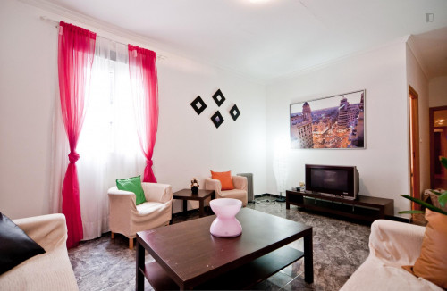 4-Bedroom apartment near Gran Vía metro station - Gallery - 17