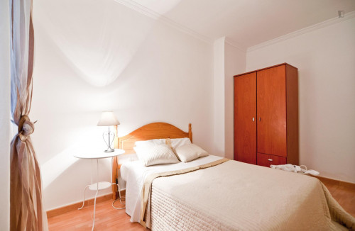 4-Bedroom apartment near Gran Vía metro station