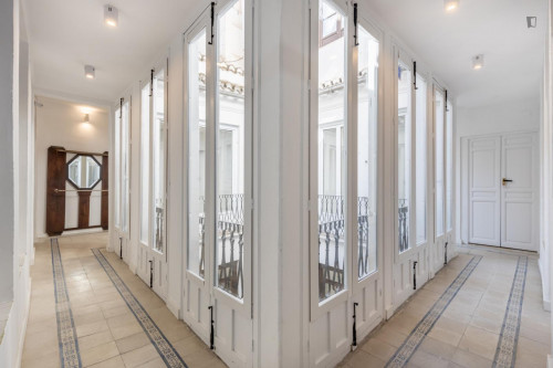 Elegant double bedroom next to Corral del Carbón - Gallery - 6