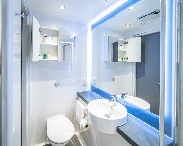  Studio Silver  -  Brewers Court  - Gallery -  6