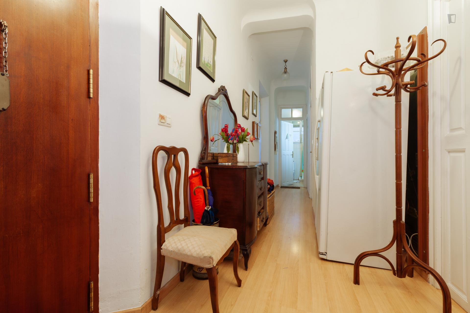 Comfy single bedroom near the Plaza de Gironés