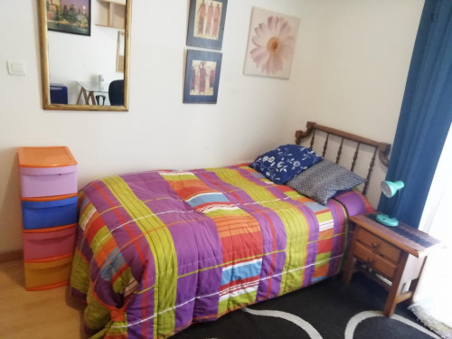 Comfy single bedroom near the Plaza de Gironés  - Gallery -  4
