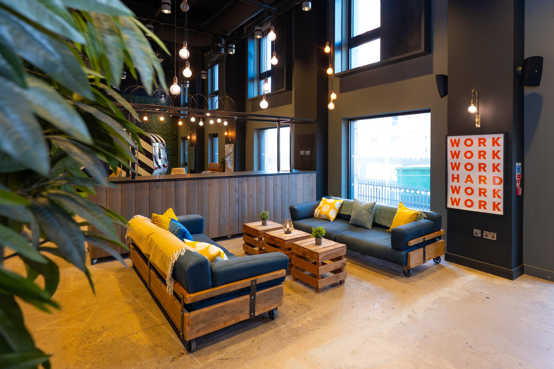 Gold Studio - 20